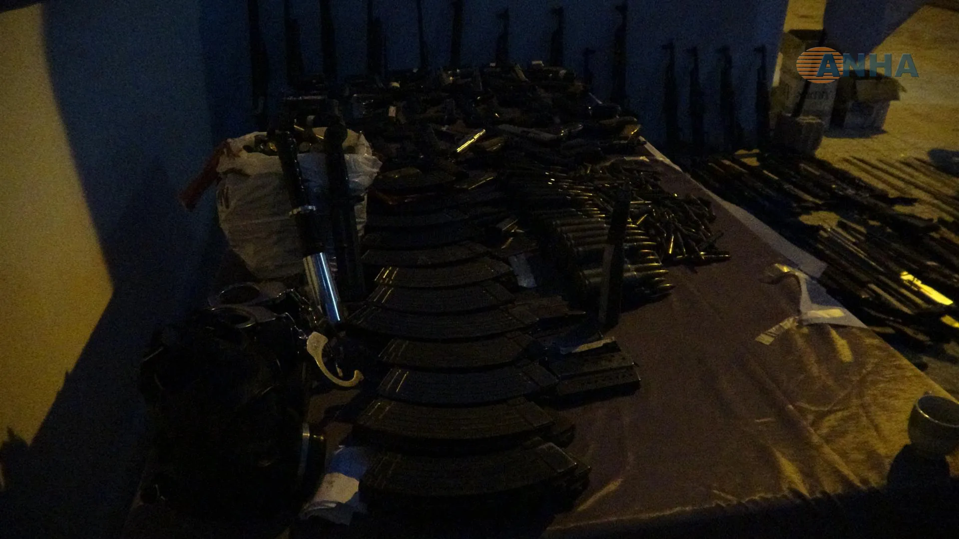 خلال حملة تمشيط حي غويران القبض على20 مرتزقاً بينهم عراقيون