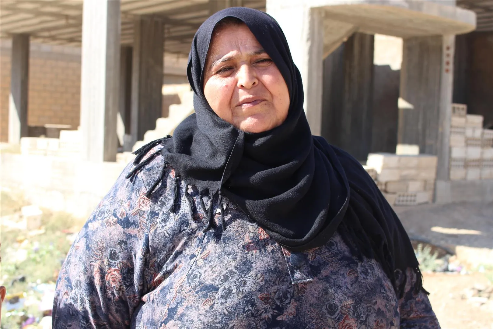 شكاوي مستمرة من أهالي حي الضاحية والبلدية تعد بتعبيدها