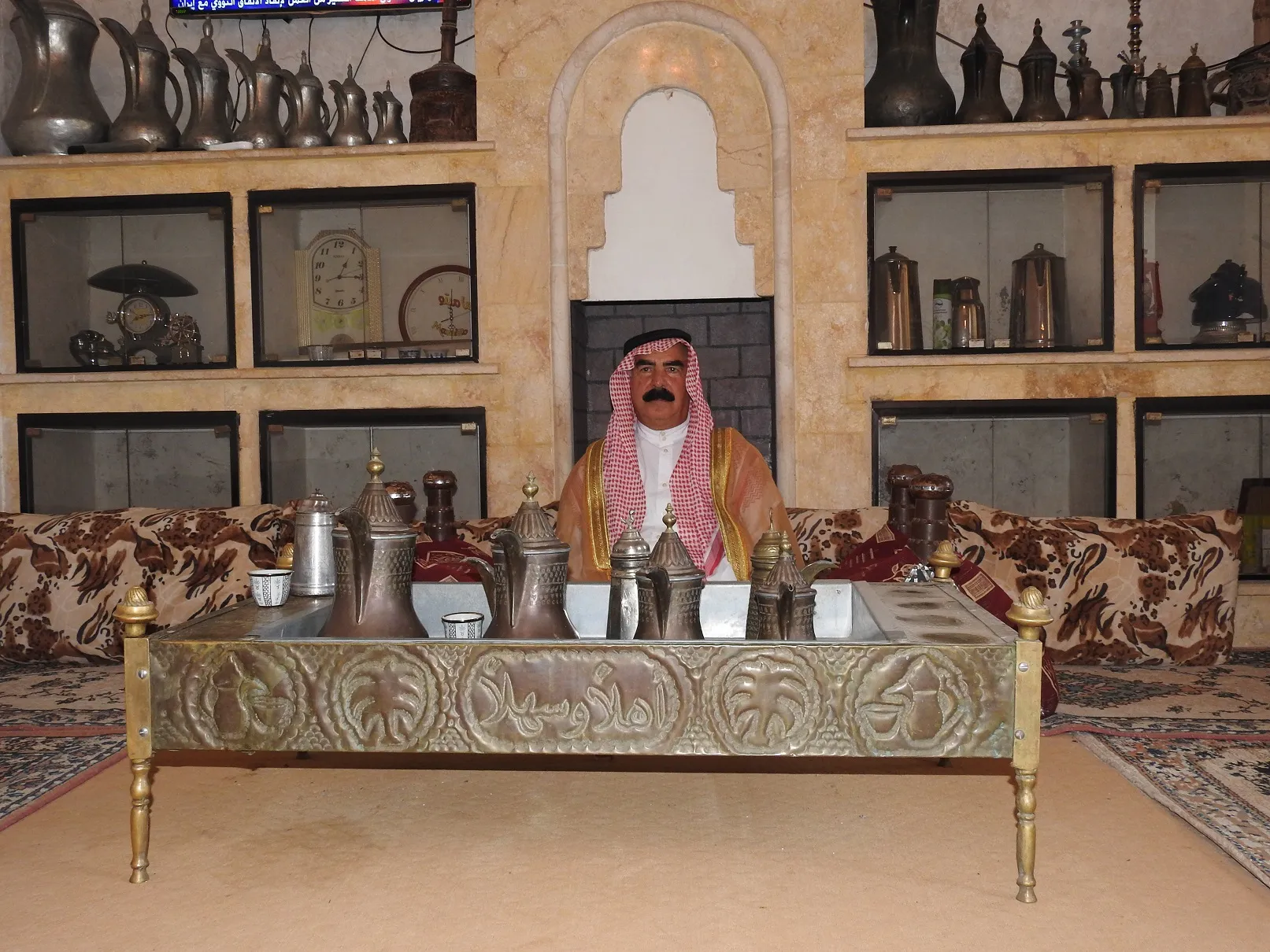 القهوة المرة.. تقليد تاريخي متوارث