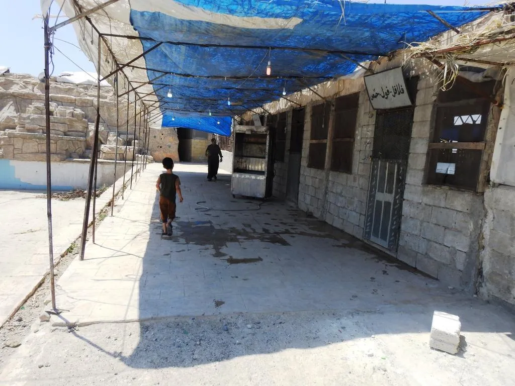 من جبل الزاوية إلى عفرين إلى الرقة رحلة نزوح 1500 سوري