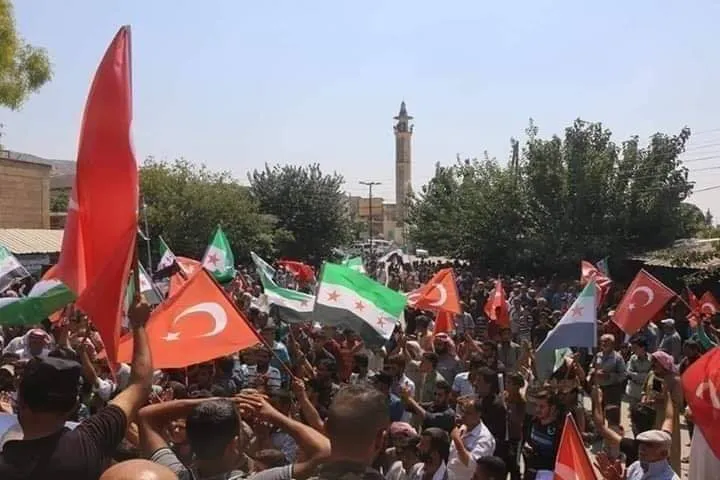 من لا يدعم الاحتلال عليه دفع أتاوى أو الخروج من منزله