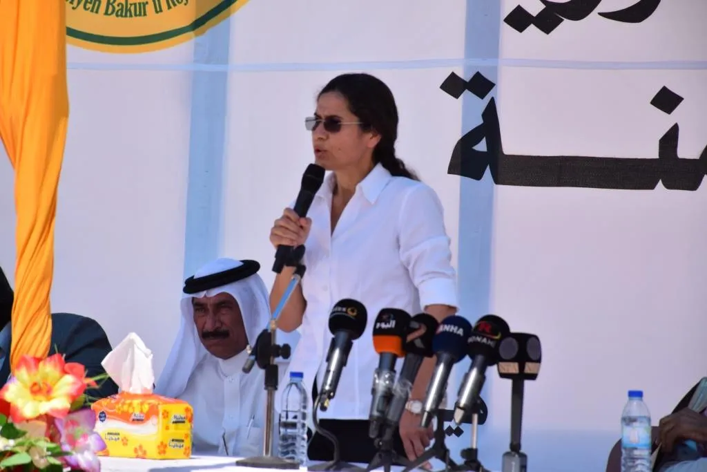 إلهام أحمد: التوافق والاتفاق الداخلي لابد منه لحل الأزمة السورية
