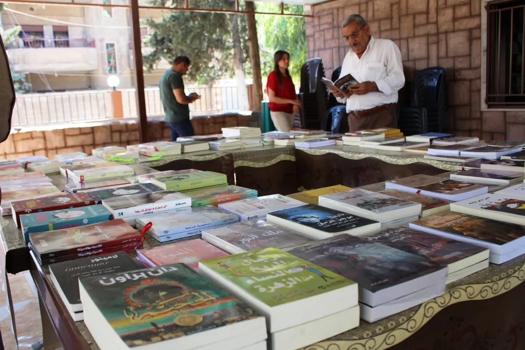 هيئة الثقافة تهدي ألف كتاب لحديقة القراءة