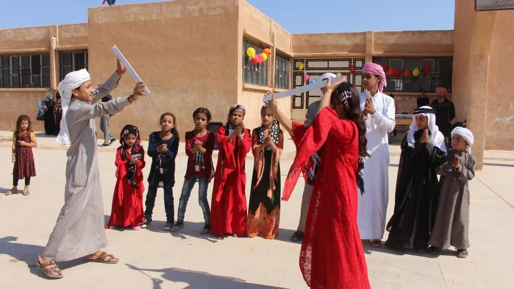 "معاً نبني أجيال المستقبل"
