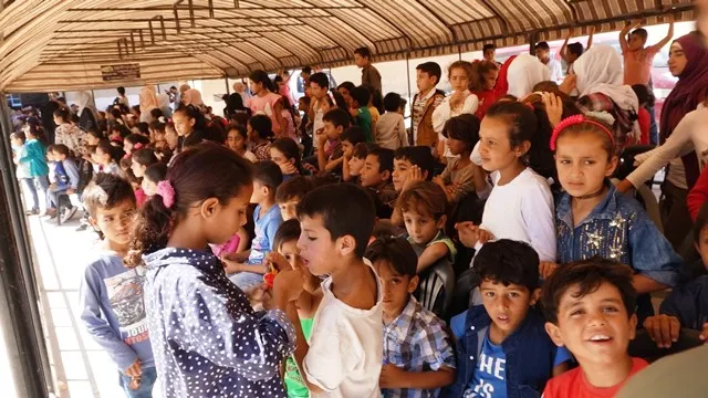 تنظيم "مهرجان الألوان" الترفيهي لأطفال مدينة الرقة