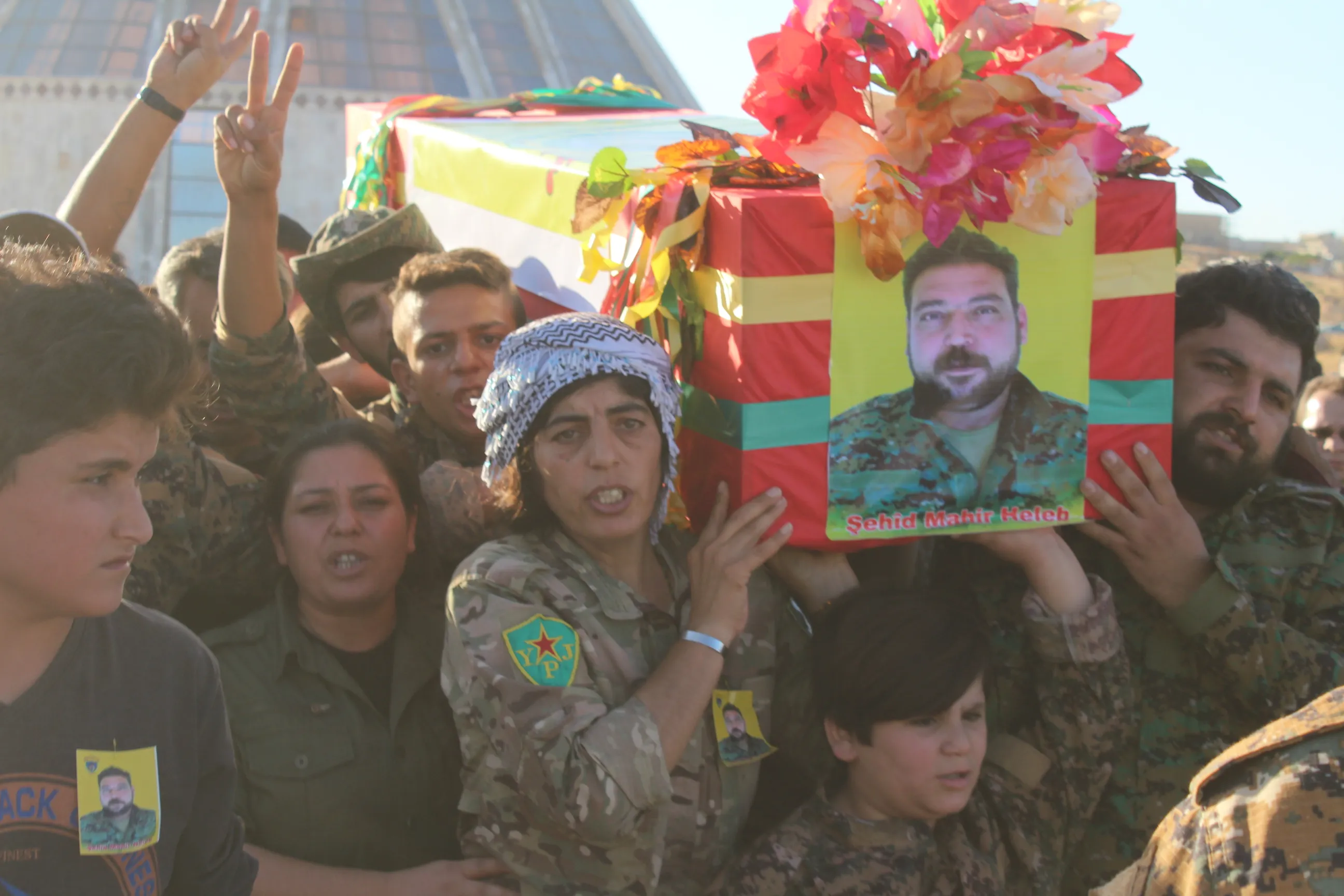 جثمان الشهيد ماهر حلب يوارى الثرى في كوباني