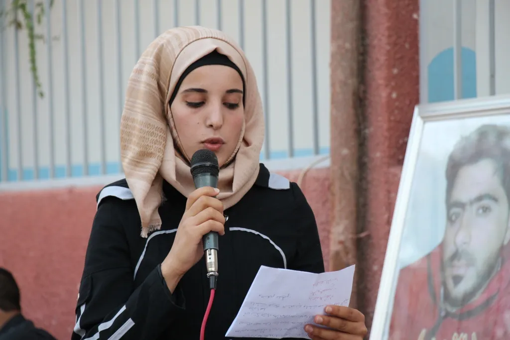 لجنة التربية والتعليم في منبج تكرّم الطلبة المتفوقين خلال احتفالية