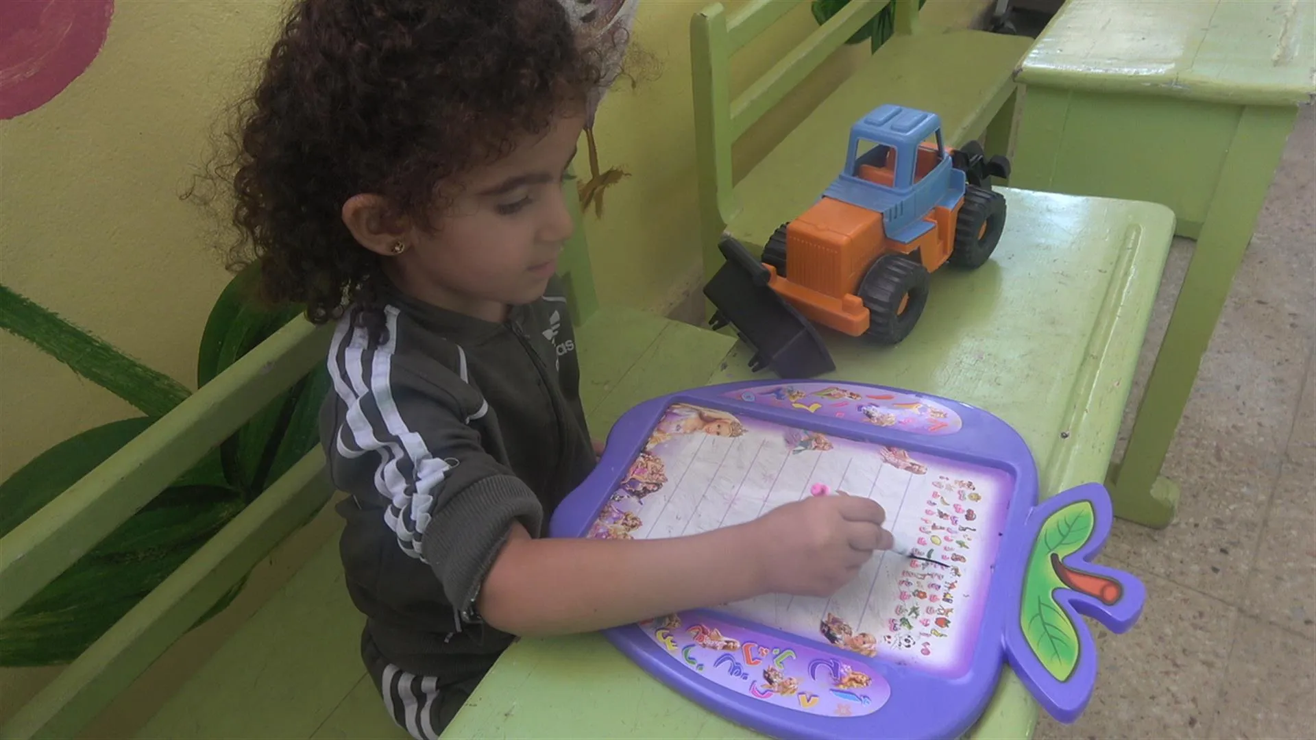 رياض الأطفال...مكان لتعليم الأطفال كيفية التعامل مع الحياة