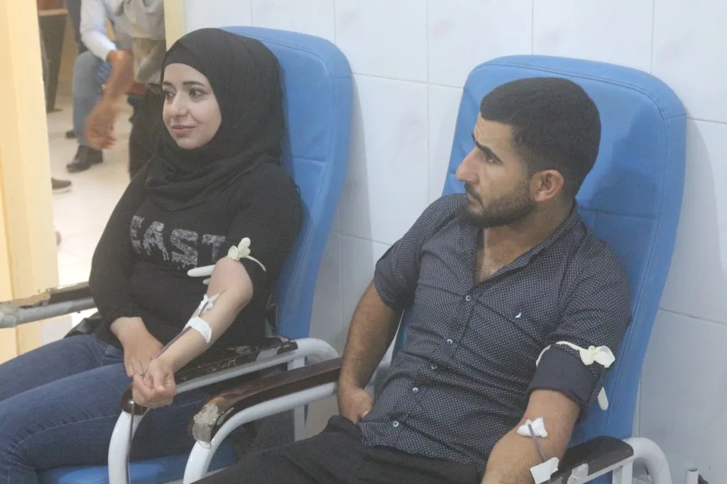 أهالي منبج  يتبرعون بالدم لجرحى الهجوم التركي
