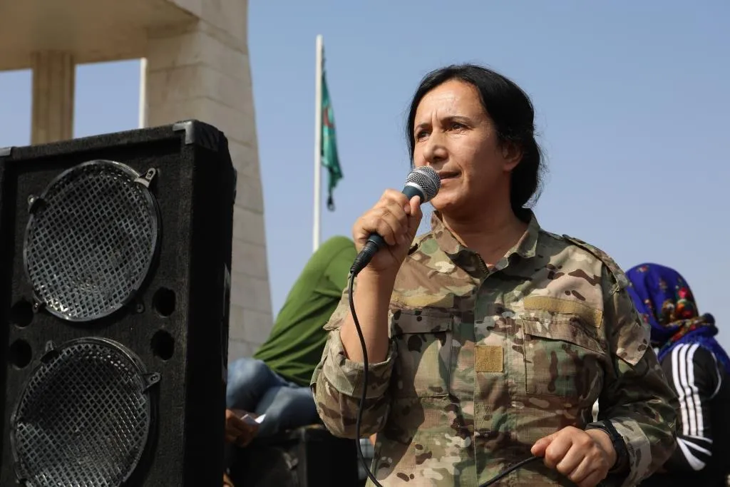 المئات في تربه سبيه يقدمون واجب العزاء لذوي شهيد مقاومة الكرامة