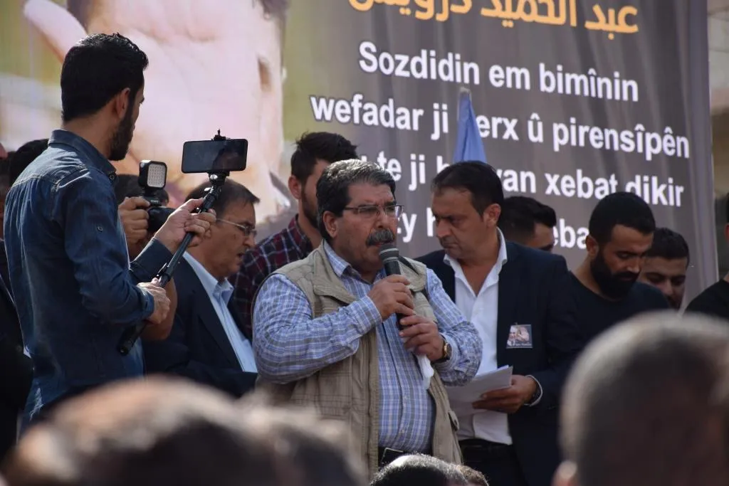 في توديع المناضل عبد الحميد درويش .. مطالبات بتوحيد الصف الكردي