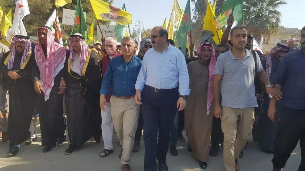 مكوّنات الشمال السوري يتظاهرون في سريه كانيه