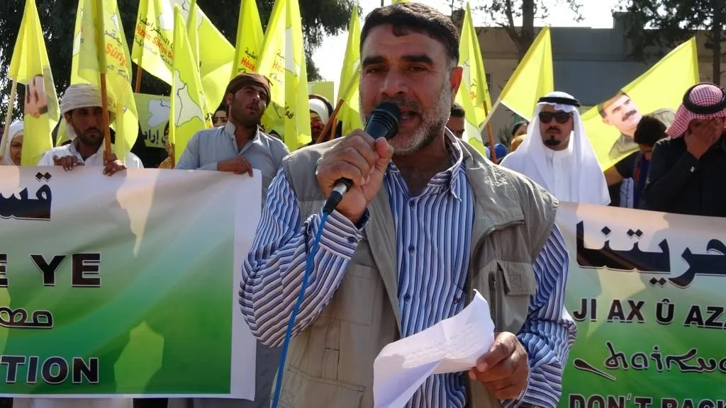 أهالي تل حميس والعشائر العربية يخرجون في مسيرة مساندة لـ قسد