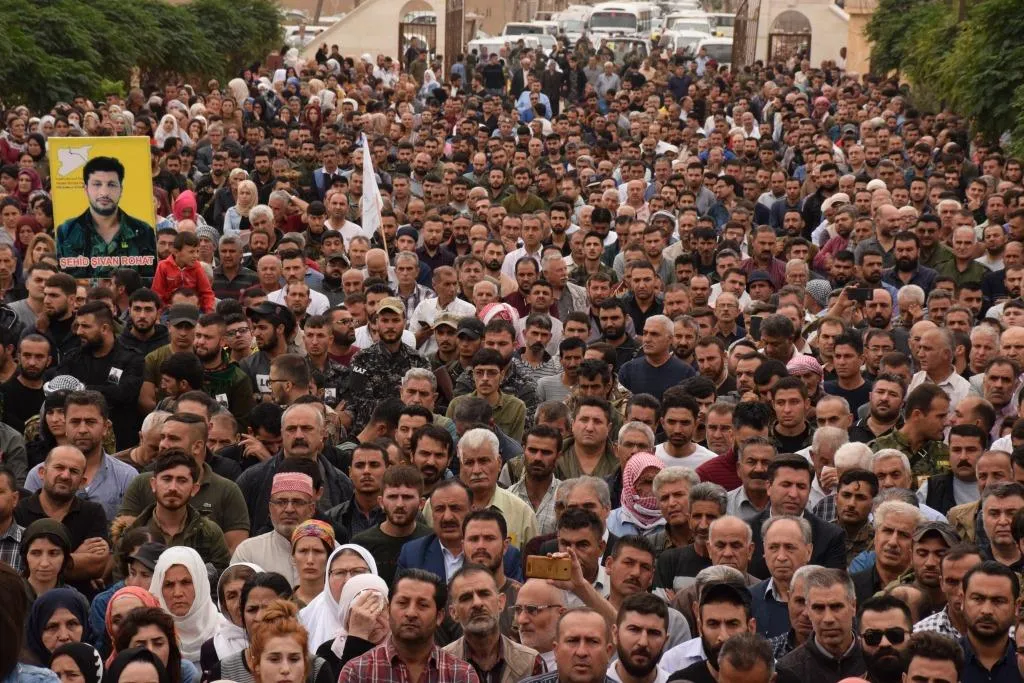 فقط بندقية مقاتلو قوات سوريا الديمقراطية ستجلب حرية لهذا الأرض