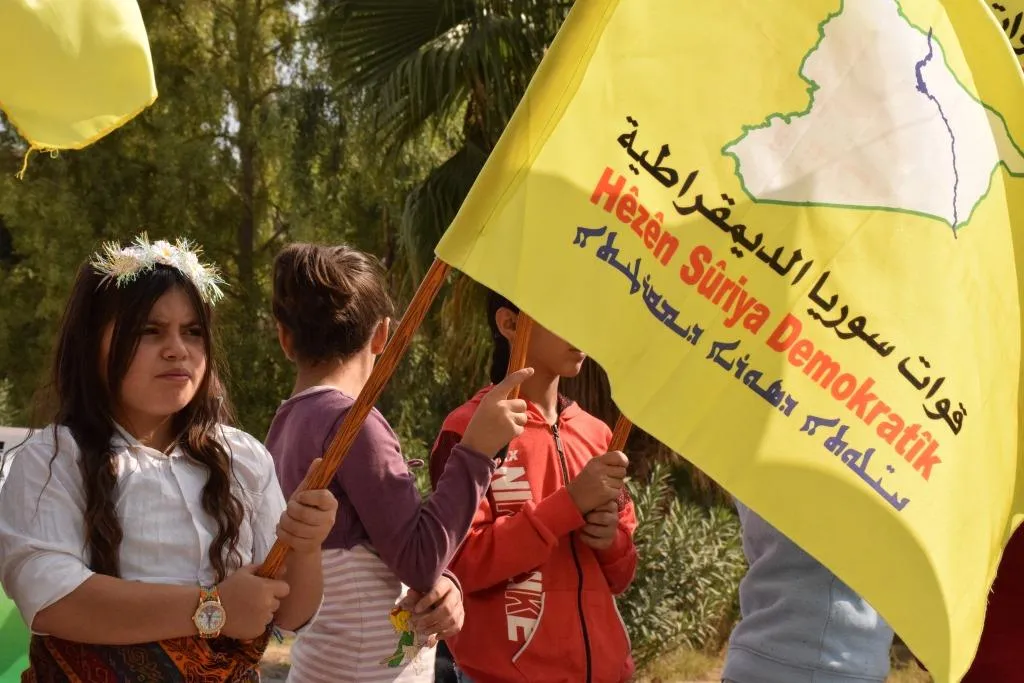 أهالي سري كانيه يعتصمون أمام الأمم المتحدة ويطالبون بالعودة
