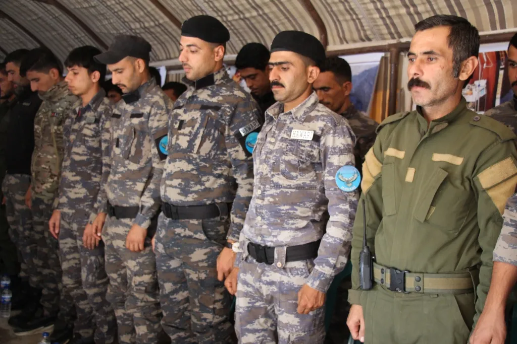 في خيمة الاعتصام قوى الأمن الداخلي في منبج تعاهد بحماية المدينة