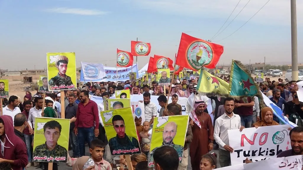 أهالي دير الزور: لا إرادة تعلو على إرادة الشعوب