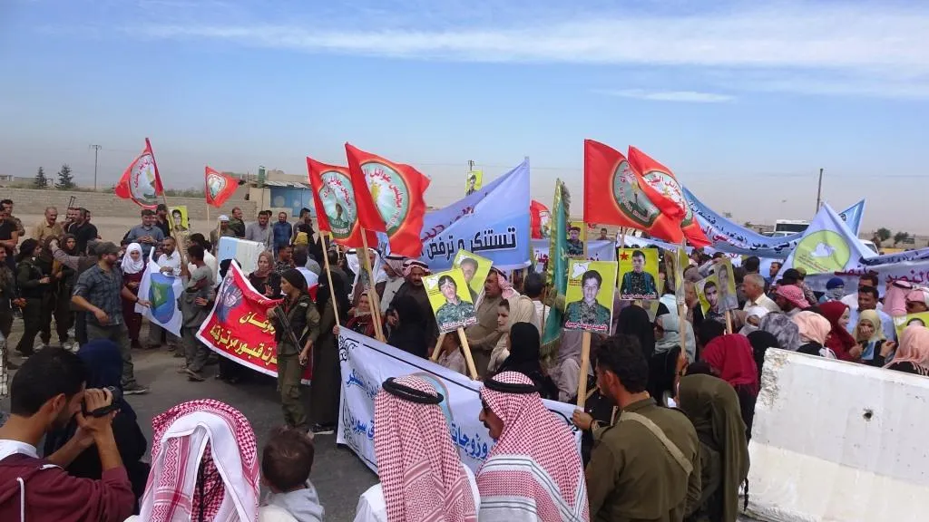 أهالي دير الزور: لا إرادة تعلو على إرادة الشعوب