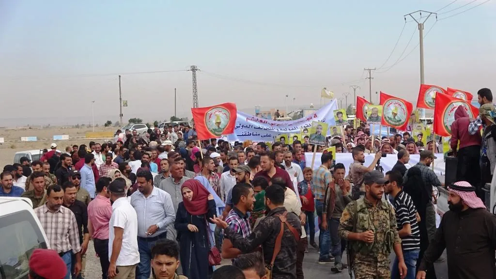 أهالي دير الزور: لا إرادة تعلو على إرادة الشعوب