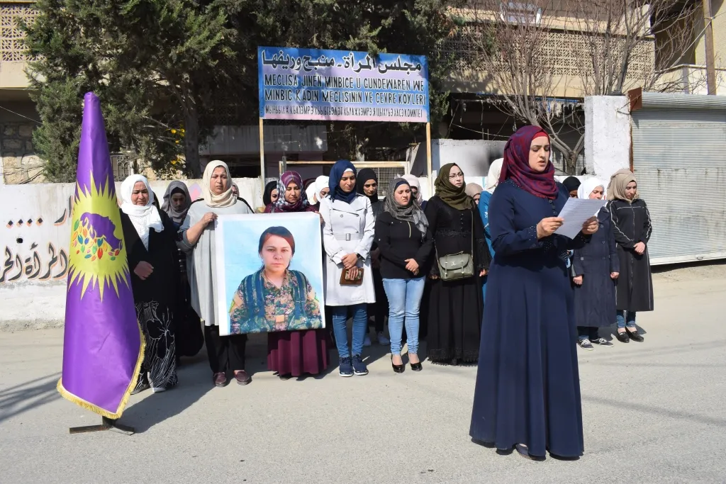 نساء منبج: نطالب بمعاقبة منتهكي حقوق الإنسان وإدراج اسمائهم في لائحة الإرهاب