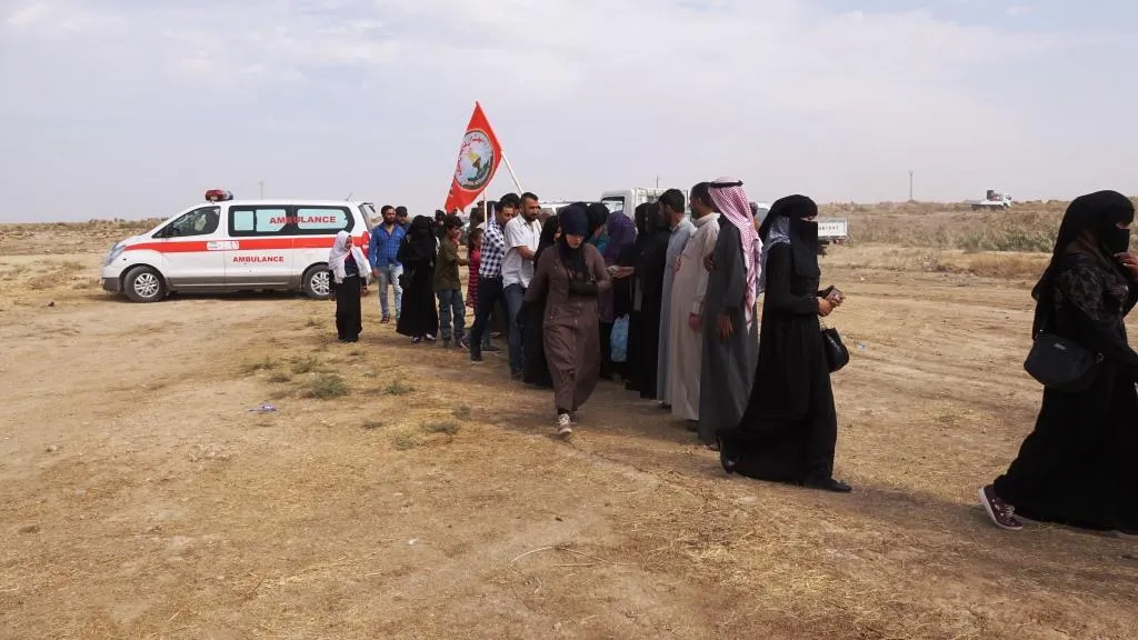 أهالي دير الزور في خيمة الاعتصام يؤكدون على المقاومة ورفض الاحتلال