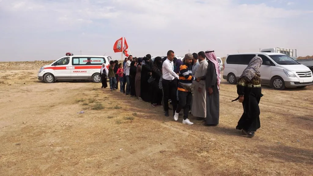 أهالي دير الزور في خيمة الاعتصام يؤكدون على المقاومة ورفض الاحتلال