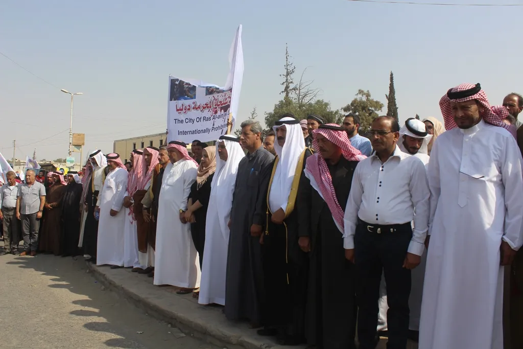 الآلاف من أهالي الطبقة والرقة ودير الزور يطالبون بمحاسبة مرتكبي جرائم الحرب