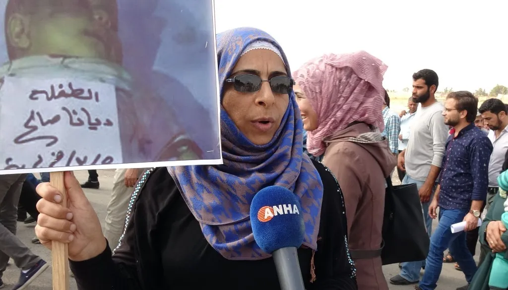 الآلاف من أهالي الطبقة والرقة ودير الزور يطالبون بمحاسبة مرتكبي جرائم الحرب