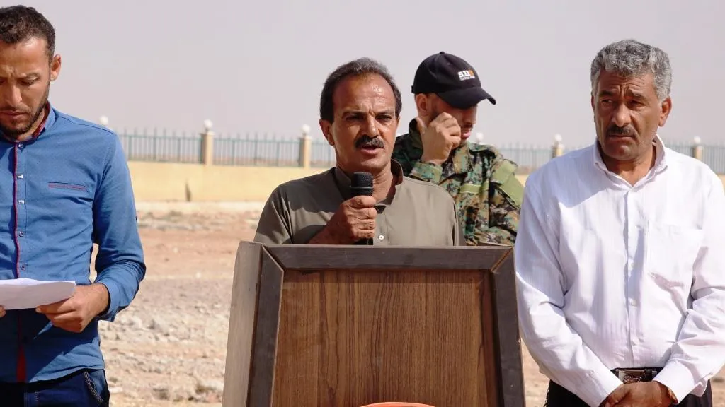 أهالي الرقة يشيعون جثمان شهيد مقاومة الكرامة عبد الكريم الرحيل