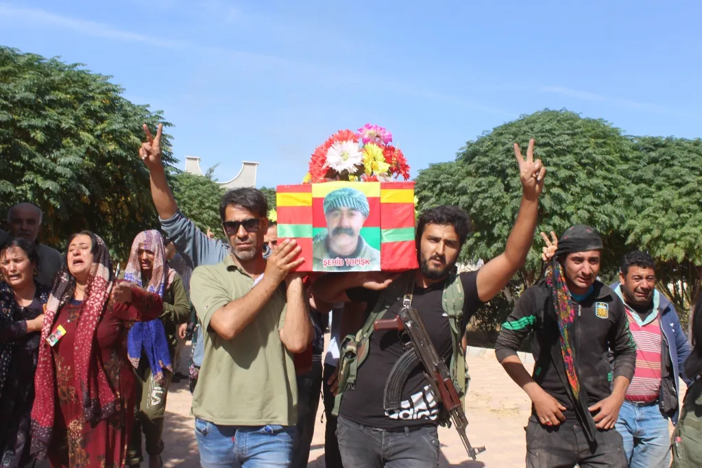 تشيع ثلاثة شهداء إلى مزار الشهيد رستم جودي بينهم مدني