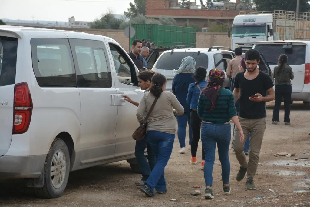 'لن نتوقف حتى ننقذ جرحانا والمدنيين'