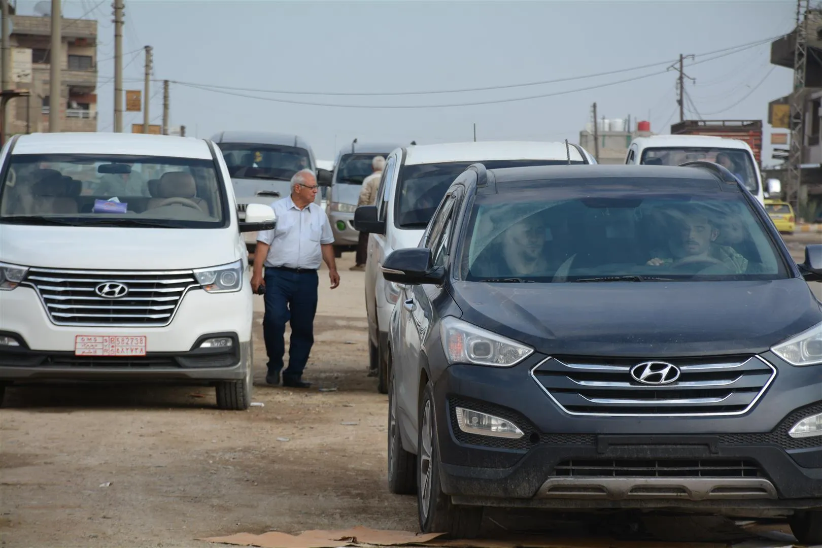 'لن نتوقف حتى ننقذ جرحانا والمدنيين'