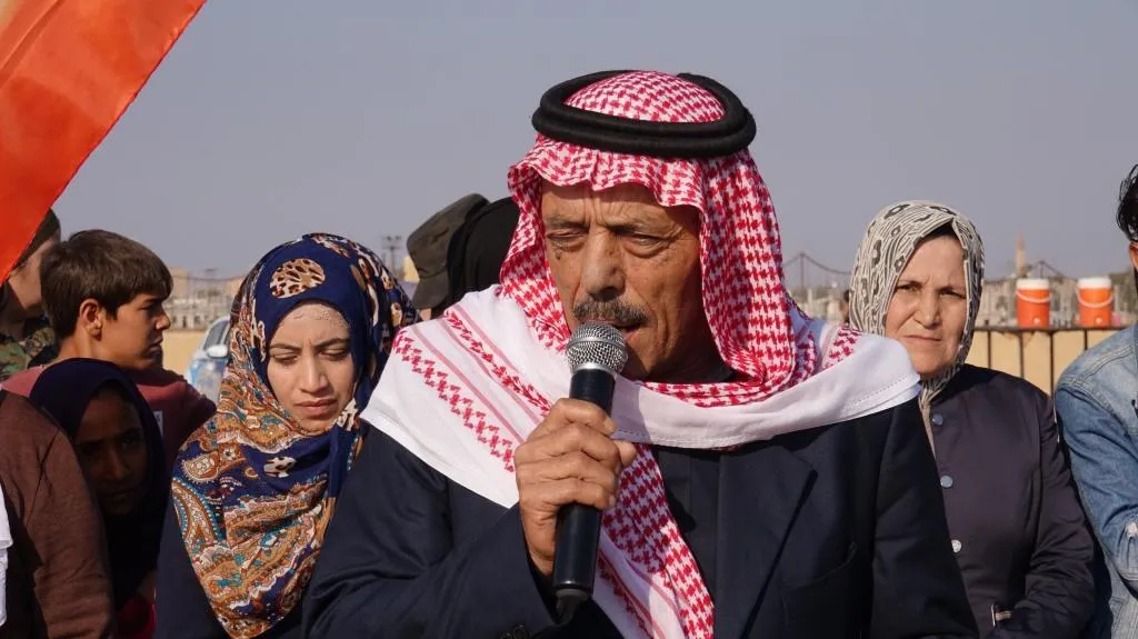 أهالي الطبقة يشيعون جثمان الشهيد" خبات" الى مثواه الأخير