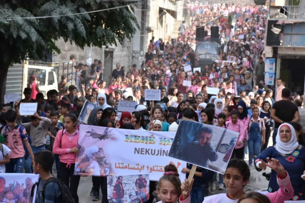 أطفال حلب: لا تقتلوا مستقبلنا..
