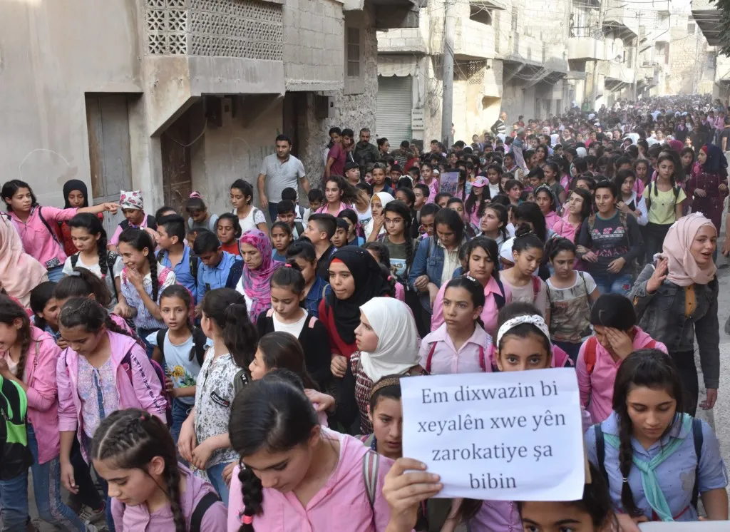 أطفال حلب: لا تقتلوا مستقبلنا..