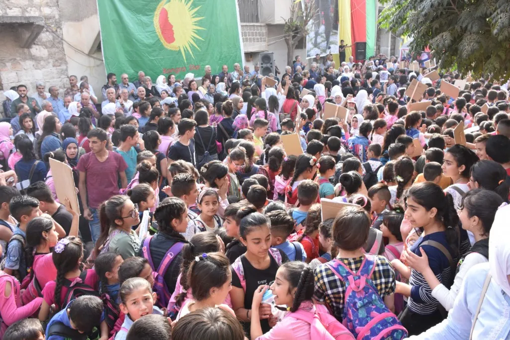 أطفال حلب: لا تقتلوا مستقبلنا..