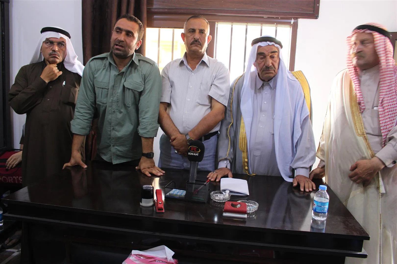 بكفالة وجهاء وشيوخ العشائر إطلاق سارح 39 شخصاً في الحسكة