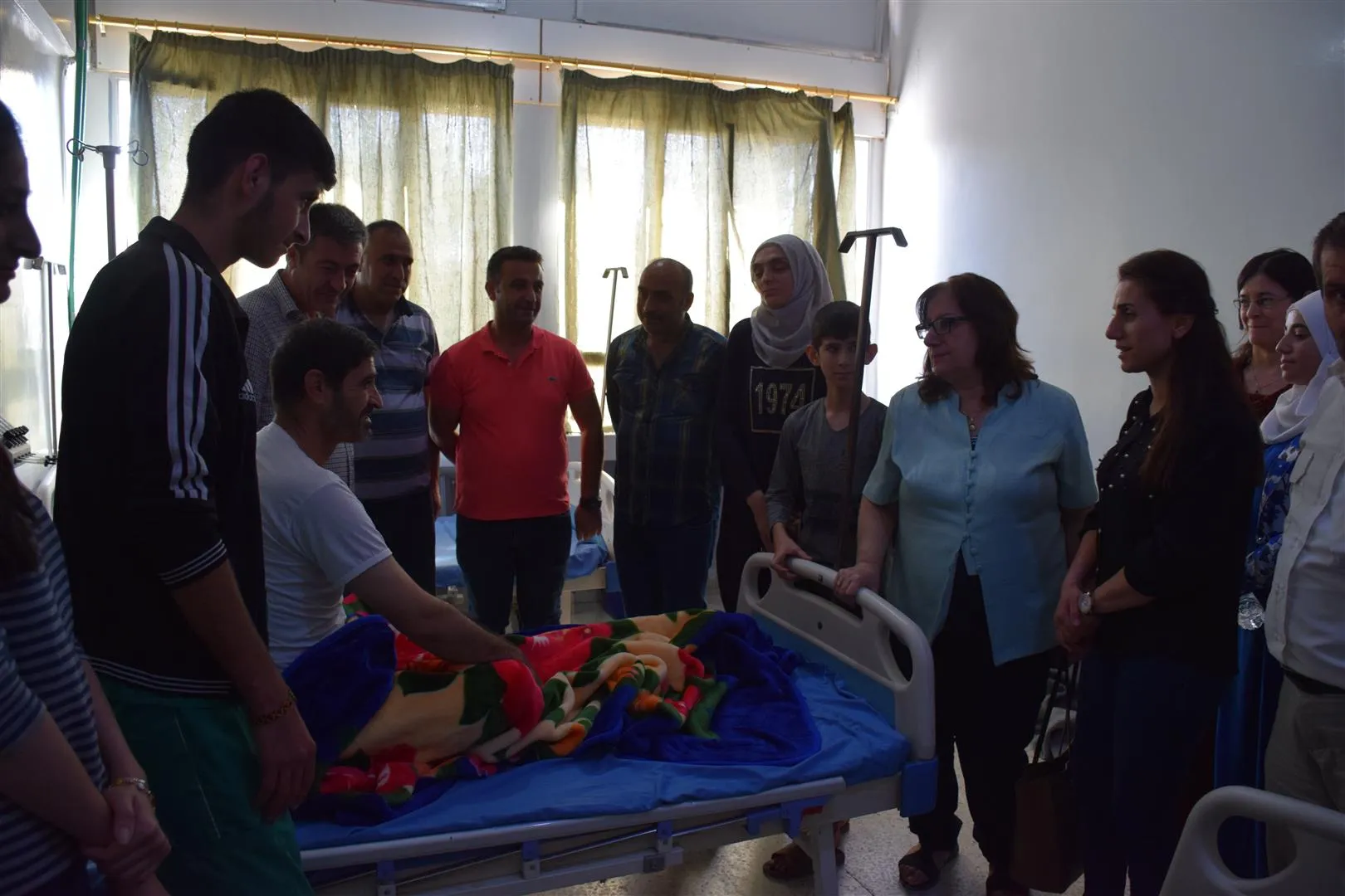 الإدارة الذاتية تزور مصابين جراء الهجوم الوحشي التركي