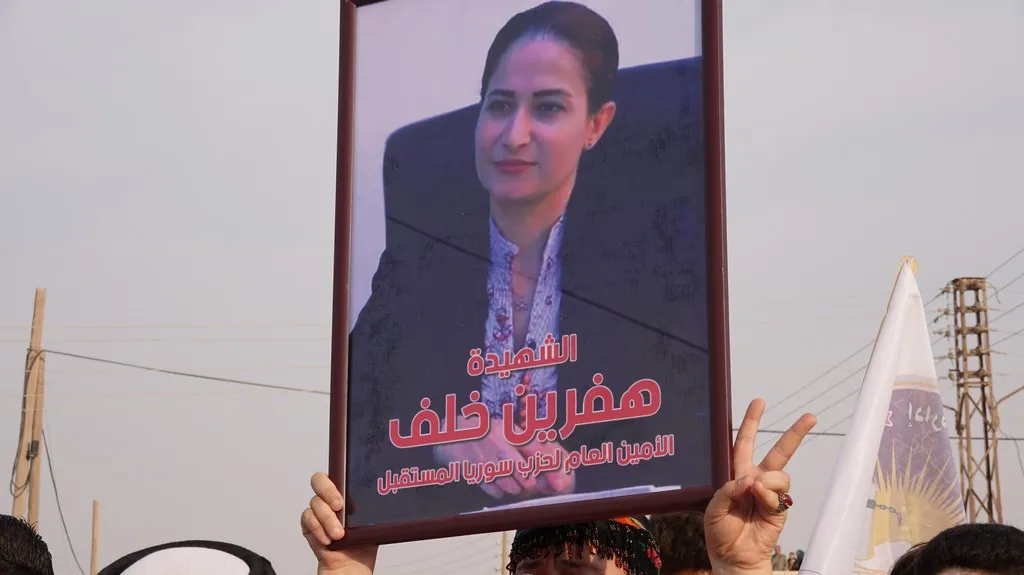 متظاهرون يطالبون بفتح ممرات إنسانية لإجلاء من تبقى من الجرحى