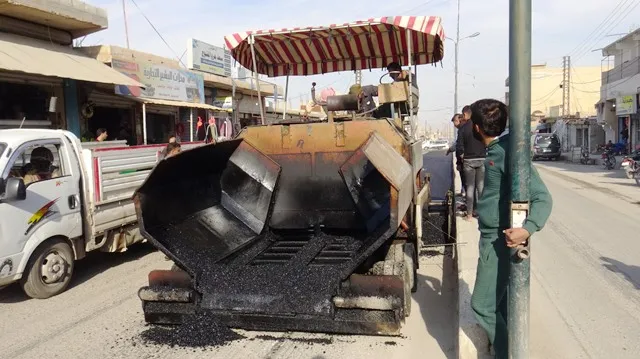 بلدية الشعب في الشدادي تبدأ بتزفيت الطرقات