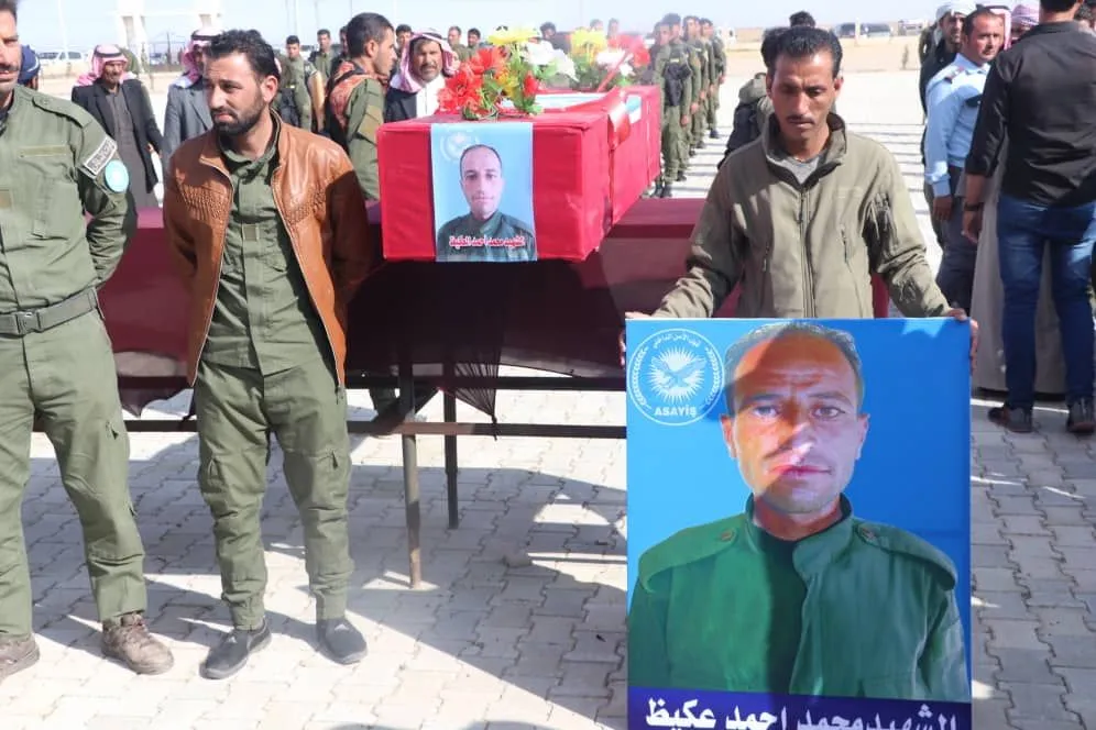 أهالي الشدادي يودعون الشهيد محمد عكيظ
