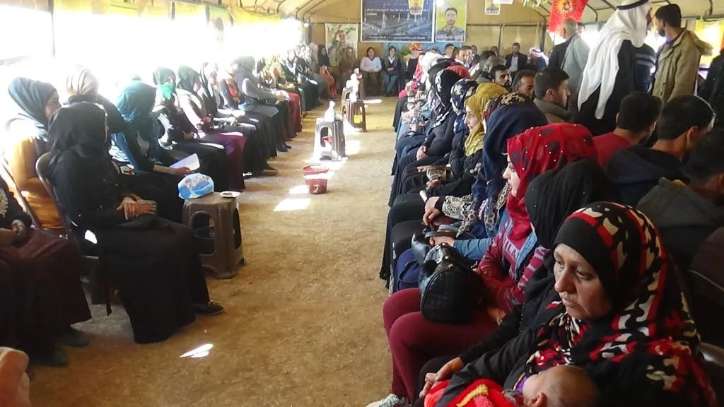 أهالي تل حميس يقدمون العزاء لذوي الشهيد موسى الخضر