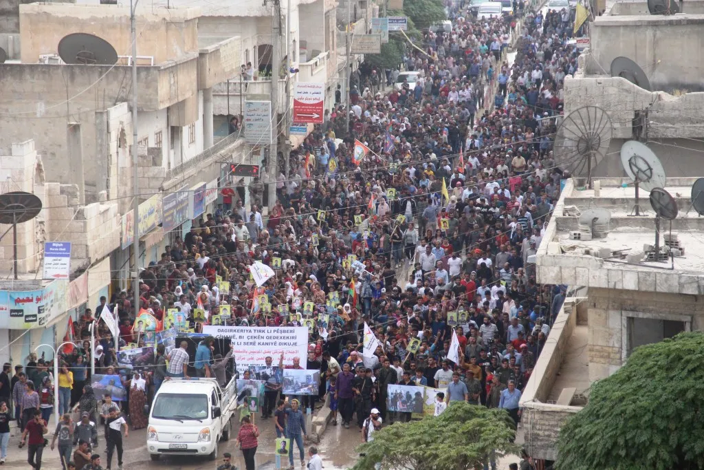 تظاهرة في كوباني تنديدا بالغزو التركي للشمال السوري