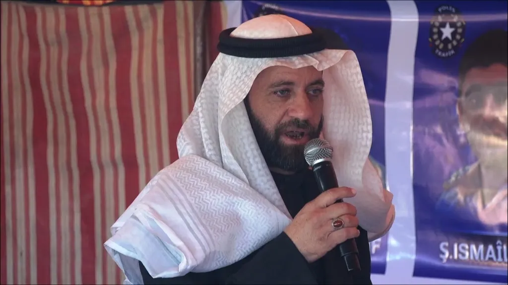 شيوخ ووجهاء عشائر الطبقة يزورون خيمة الاعتصام ويؤكدون تضامنهم مع المعتصمين