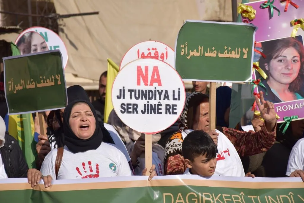 "الاحتلال عنف وسنحطمه"