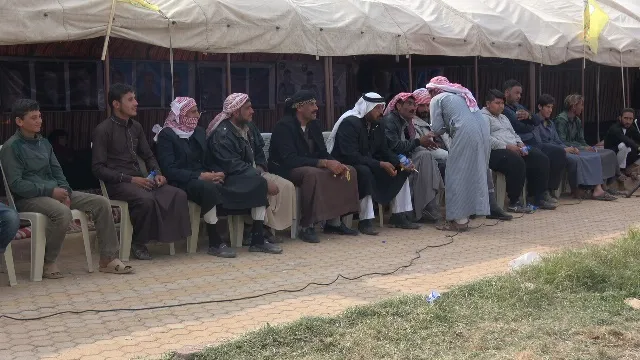 أهالي الطبقة يختتمون اعتصامهم بالتأكيد على استمرار المقاومة ضد المحتلين