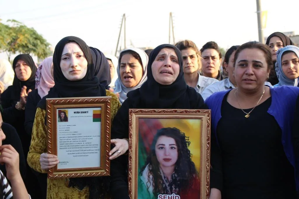 ذوو الشهداء: نحن عشاق لوطننا ومطلبنا ان نكون أحرار