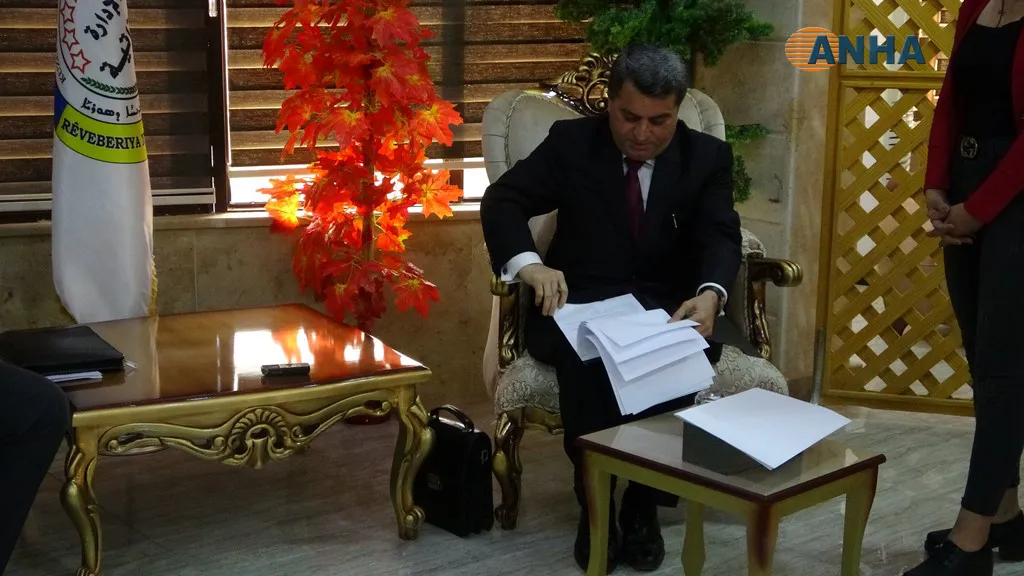 دائرة العلاقات تسلم ثلاثة أطفال إلى وزارة الخارجية البريطانية
