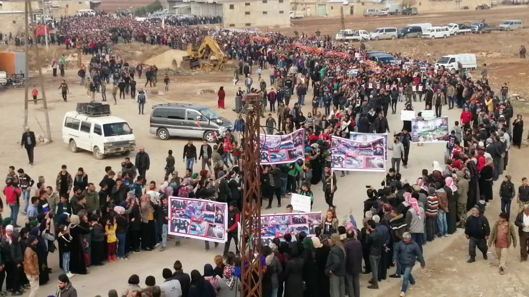 الآلاف يشيعون شهداء مجزرة تل رفعت