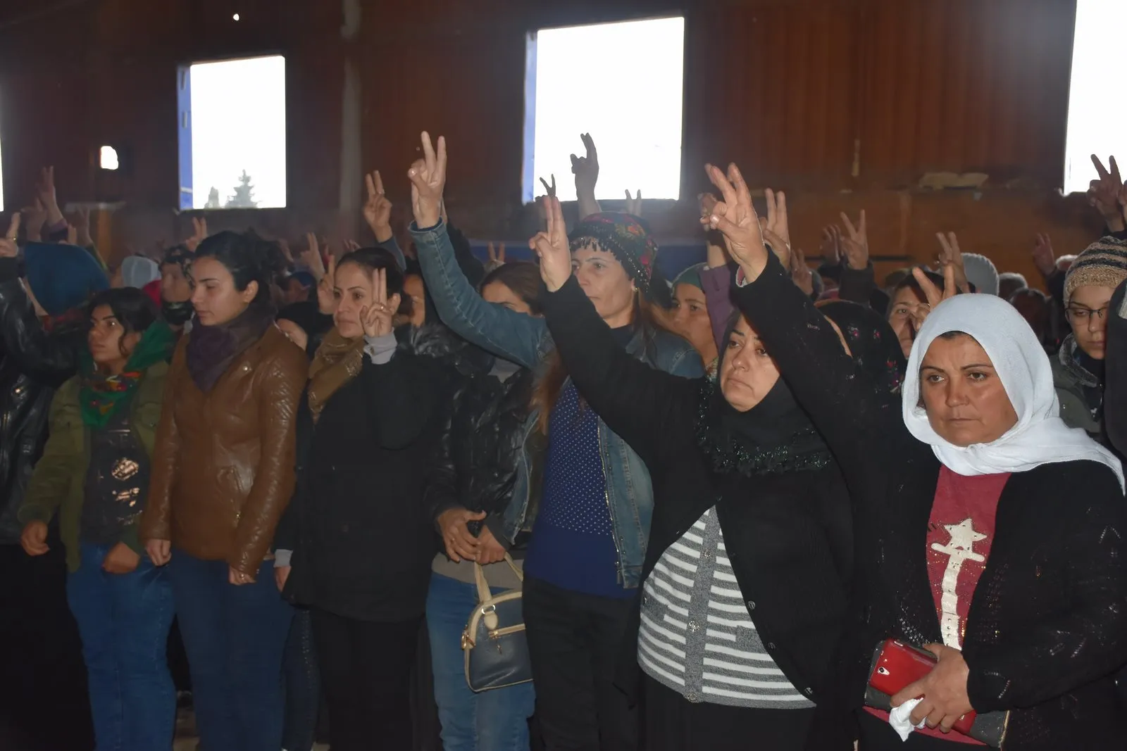 تقديم واجب عزاء لذوي شهداء مجزرة تل رفعت